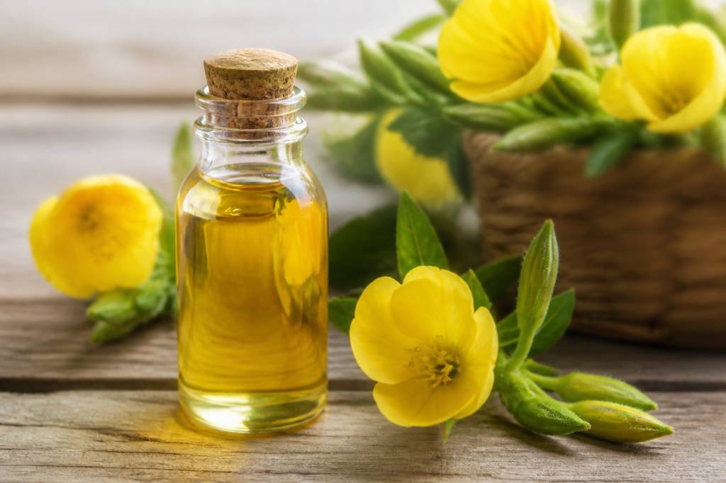 Huile d&rsquo;onagre bienfaits : peau, cycle et confort féminin