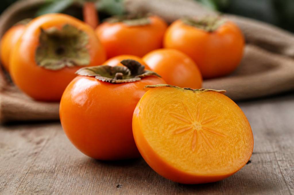 Kaki et minceur : calories, bienfaits et astuces pour l’intégrer à son alimentation